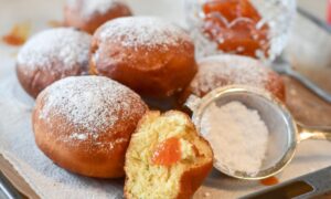 Krapfen Buñuelo Con Mermelada