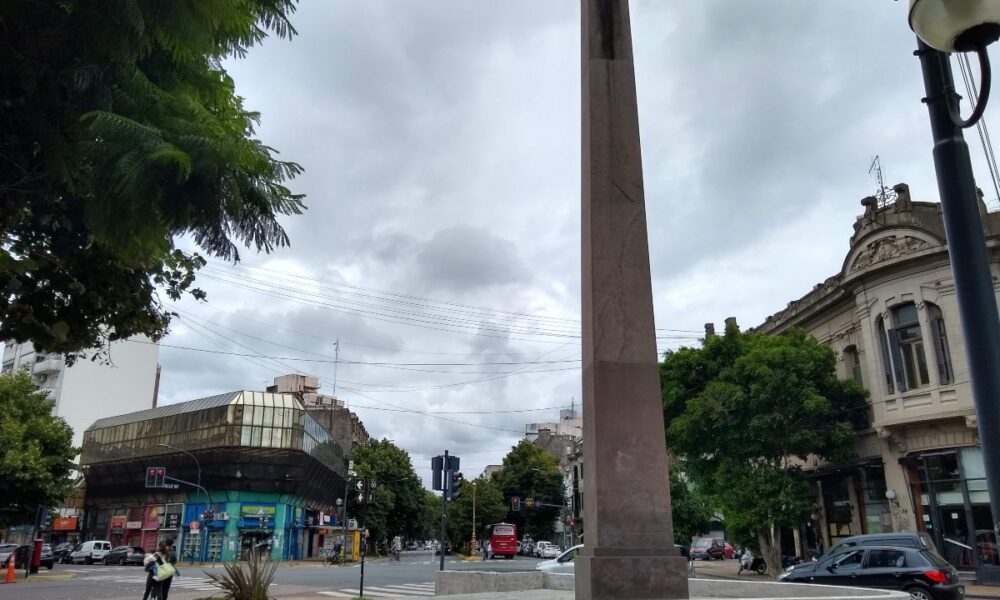 Obelisco De Plaza San Martín