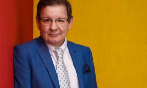 Primer Plano Para La Revista Tveo