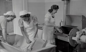 Mujeres Friulanas Enfermeras En Lavanderia