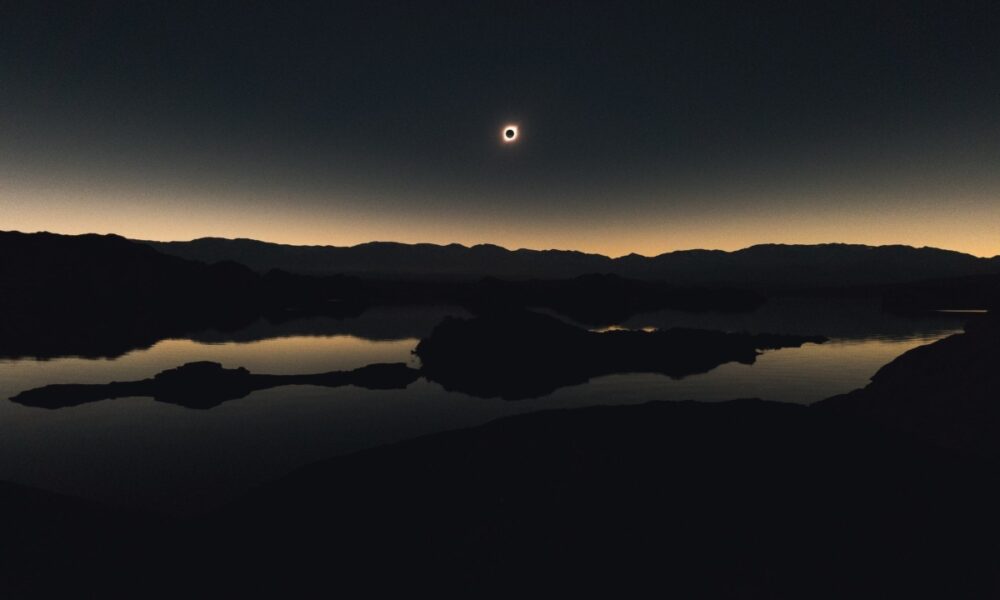 Eclipse Publicado Por El Planetario De La Plata