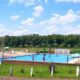 Vista A La Piscina Con Tobogan