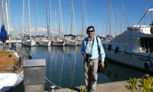 Claudio Bardella Desempeñándose Como Fotógrafo