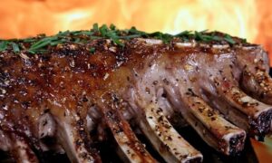 Asado Argentino Costillar En La Parrilla