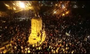 Hinchada Festejando En Mar Del Plata