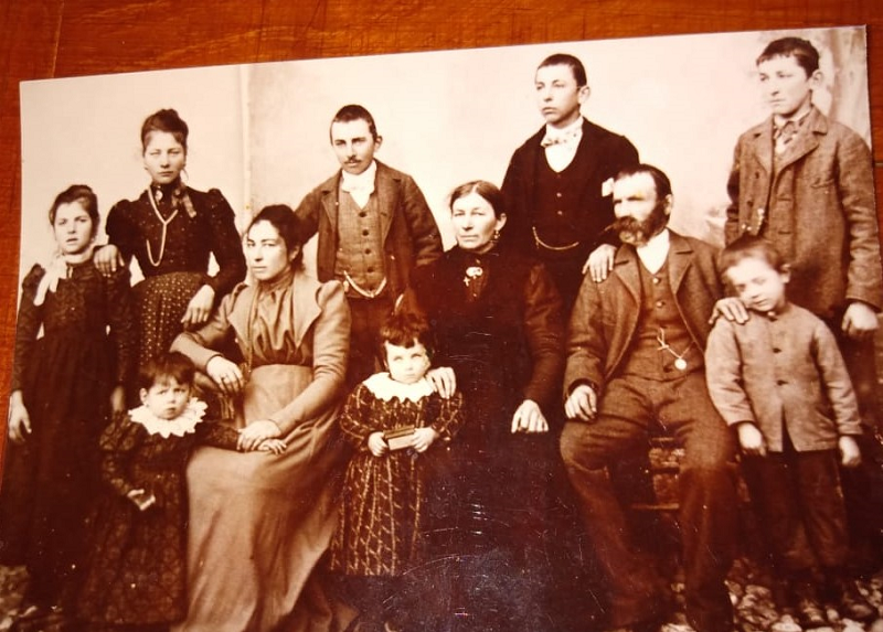 Su Familia