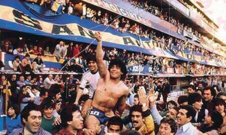 Maradona Celebrando En 1981
