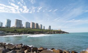 Vista De Mar Del Plata Desde Playa Chica