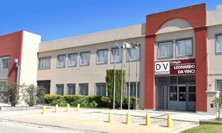 Fachada Del Colegio Da Vinci