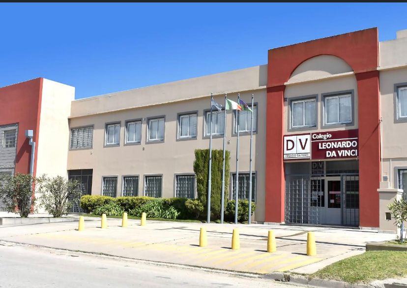 Fachada Del Colegio Da Vinci