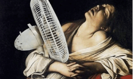 Mujer Con Ventilador