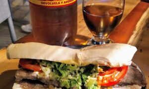 Sánguche De Milanesa Un Sánguche De Milanesa De Los Eléctricos