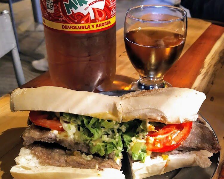 Sánguche De Milanesa Un Sánguche De Milanesa De Los Eléctricos