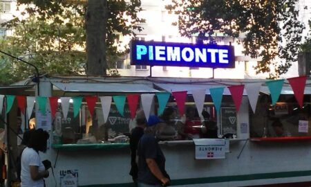 La Festa In Piazza Frente Carro