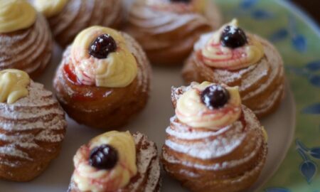 Zeppole Presentación En Plato