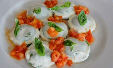 Sorrentinos Con Crema Y Tomate