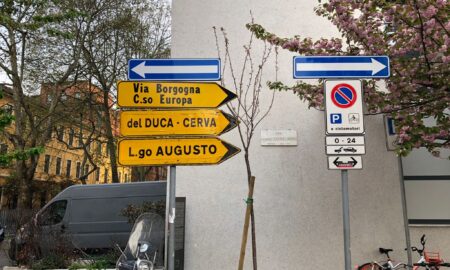 Carteles De San Babila