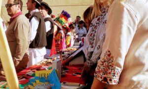 Jovenes Meson De Comidas