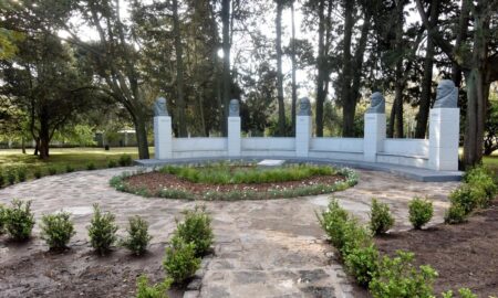 Restauración Del Homenaje
