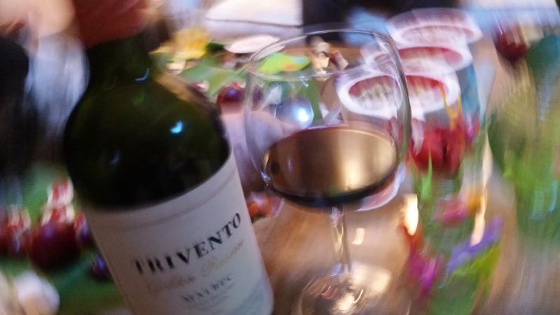 El Mejor Vino Tinto Tinto Trivento Botella Y Copas