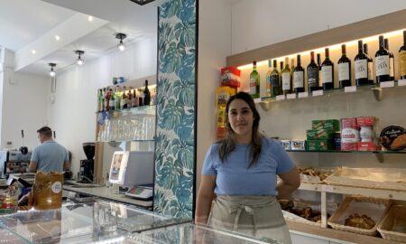 Natalia En El Local