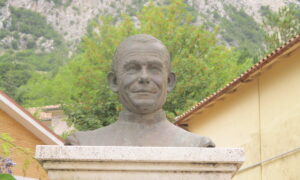 Busto De Don Orione En Italia