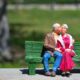 Los Nonos Pareja En El Banco