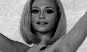 Raffaella Carrà Singing