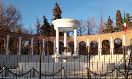 Monumento Italianos De Cipolletti