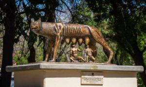 Lupa Capitolina Escultura