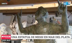 Escultura De Messi