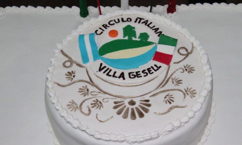Torta Del Aniversario Del Circulo