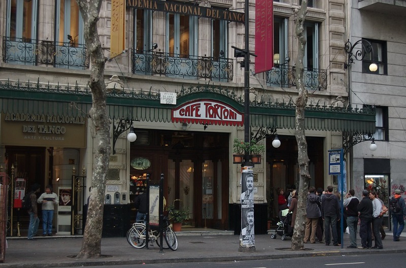 Bares Notables - Entrada Del Cafe Tortoni.