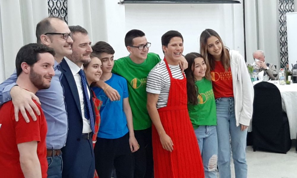 Ariel Lucarini - Ariel Junto A Los Chicos Del Centro.
