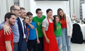 Ariel Lucarini - Ariel Junto A Los Chicos Del Centro.
