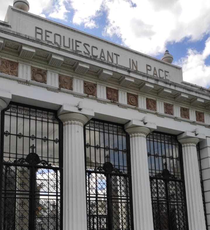 BA Celebra Italia digital - Cementerio De Recoleta