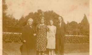 Canovi -Marcellina La Tatarabuela De Mercedes Con Su Hija Vera Y Dos De Sus Nietos