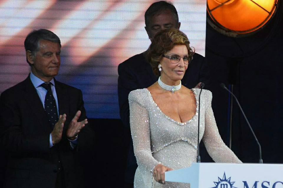 Sophia Loren en la inauguración del crucero en en el que cantó Grisel D'Angelo