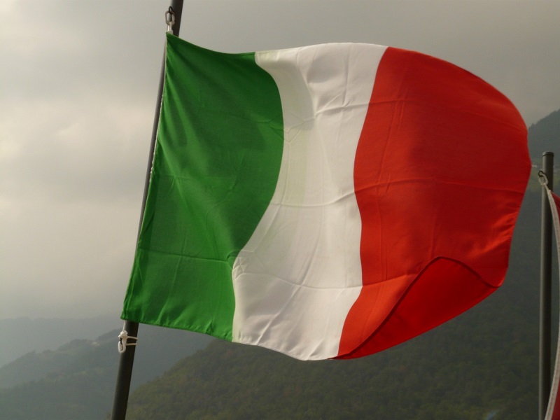 Instituciones italianas - Bandera Italia Ciaae.