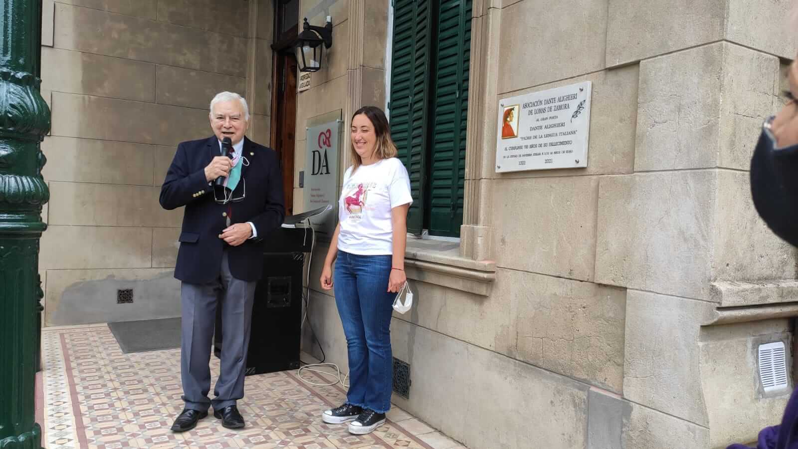 Placa en honor a Dante Alighieri en Lomas de Zamora itBuenosAires