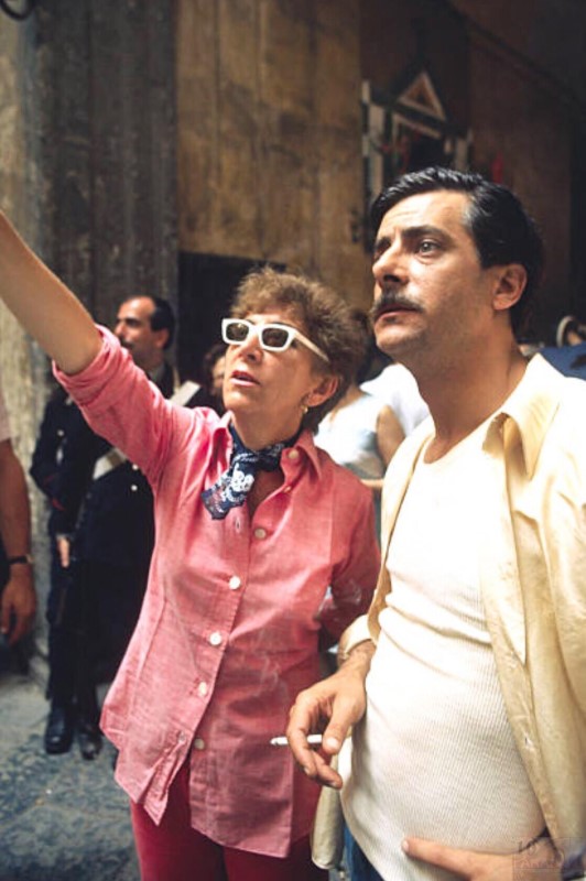 Lina Wertmüller junto a Giancarlo Giannini en el rodaje de Pasqualino Settebellezze