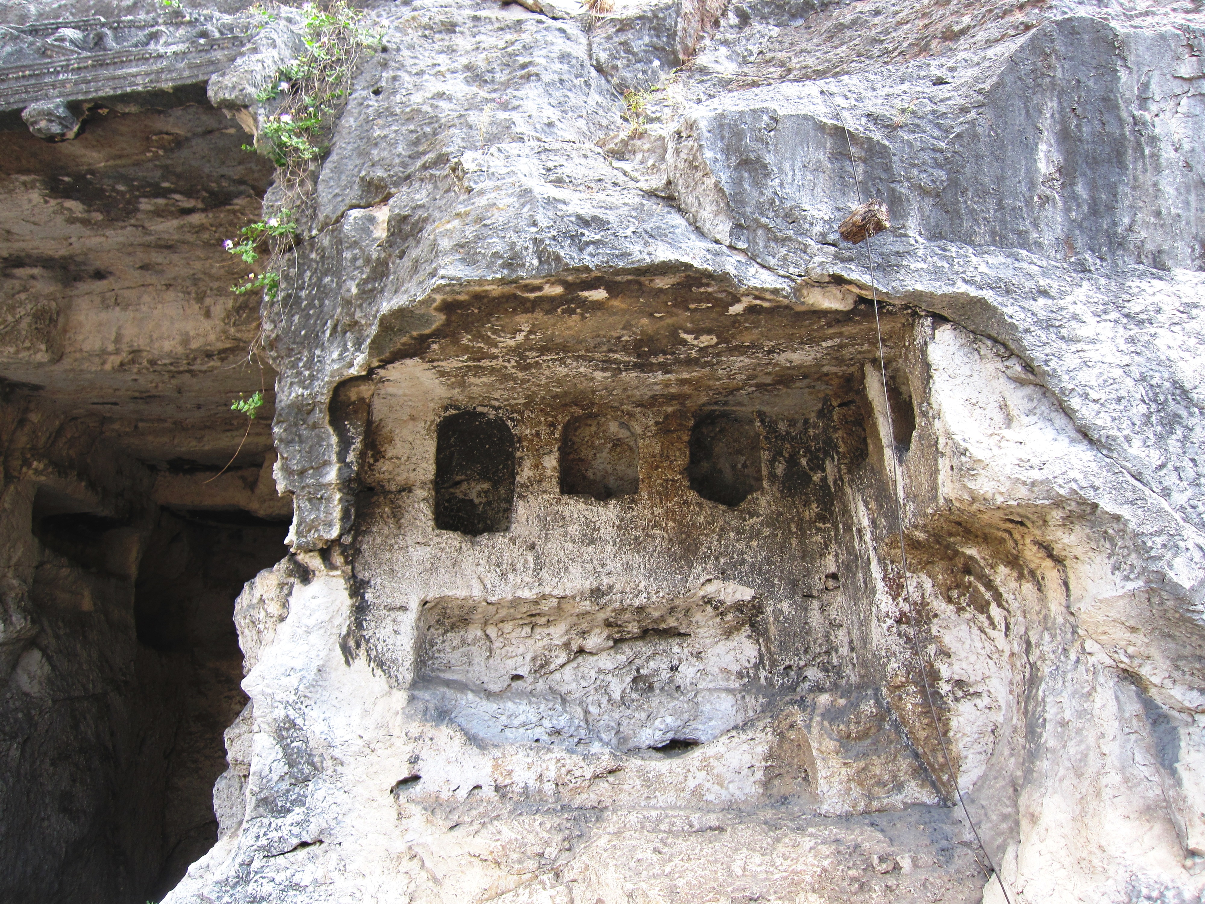 Grotta Della Vipera