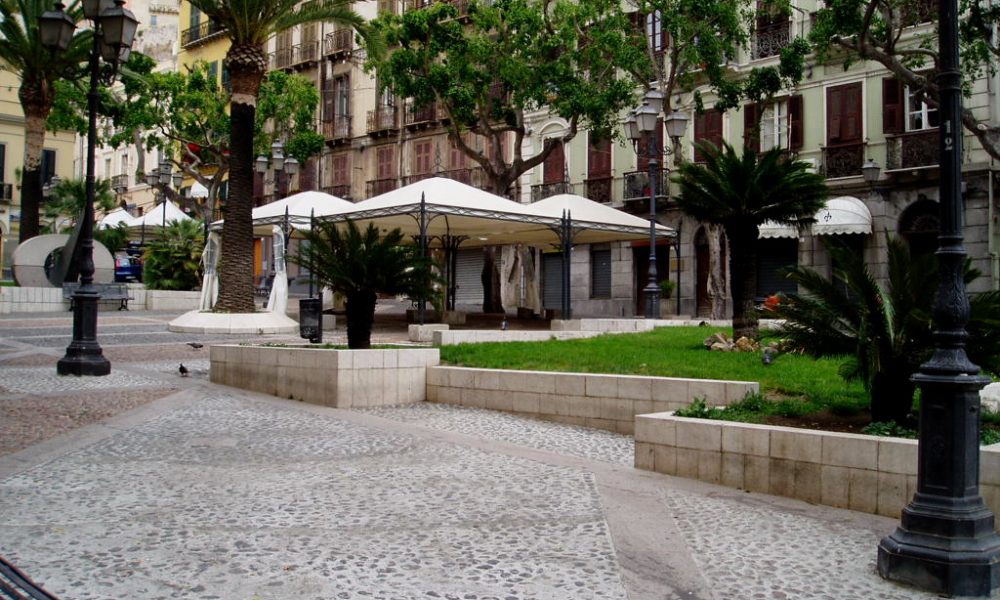 Piazza Yenne prima del restauro del 2017