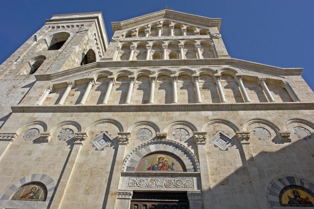 Terremoto e Cagliari. Facciata della Cattedrale di Cagliari dove è conservata la testimonianza dell'evento del 1616