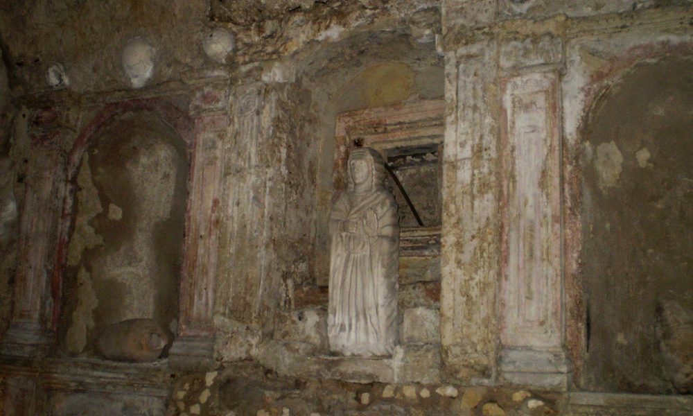 la nicchia della santa nella cripta di santa restituta