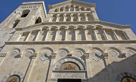la facciata del Duomo di Cagliari