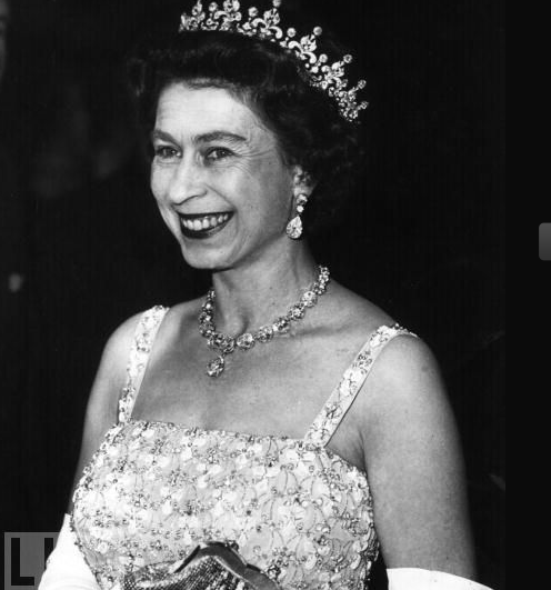 Regina Elisabetta II nel 1961 (life)