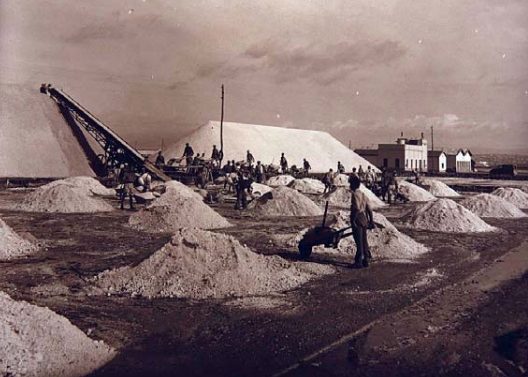 foto storica della saline Conti Vecchi