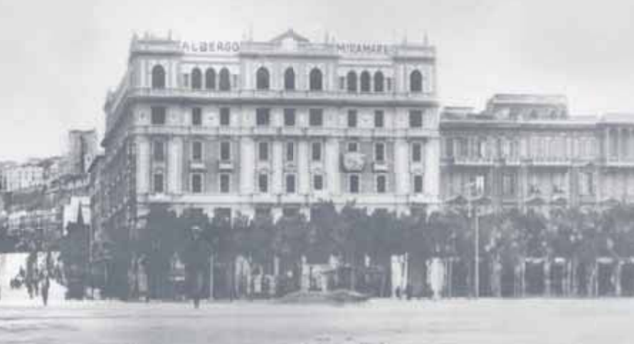 Palazzo Della Rinascente Con All'ultimo Piano Hotel Miramare (Fonte Candido Operti)