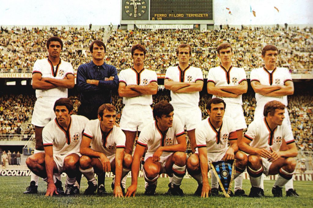 Gigi Riva Presidente Onorario del Cagliari Calcio. La foto di gruppo della squadra del Cagliari campionato 1969/70.